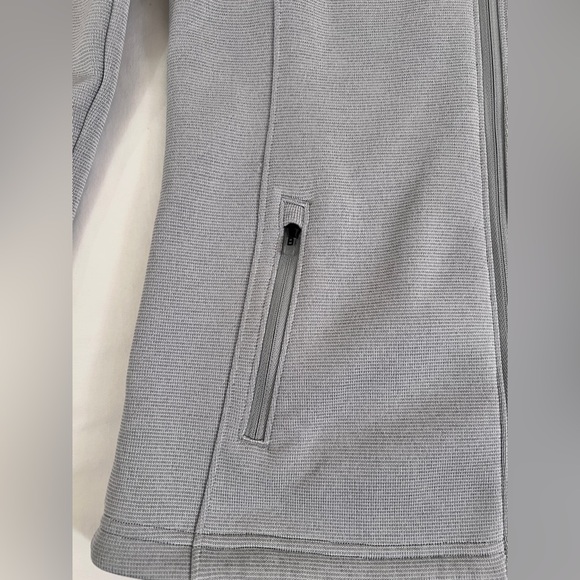 UNDER ARMOR GREY HOODED ZIP JACKET - Women’s Small - Zip pockets - Picture 3 of 10